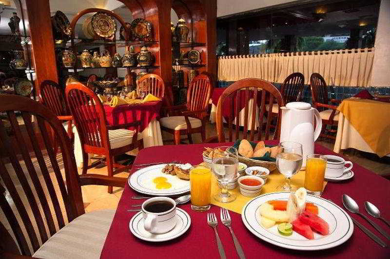 Holiday Inn Monclova By Ihg Екстериор снимка